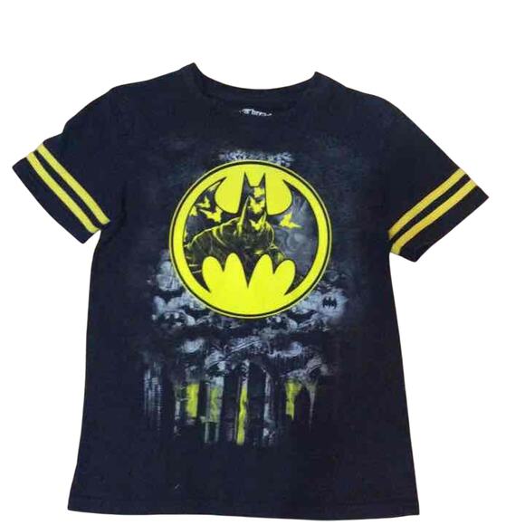 DC Batman Epic Threads Boy's MD Bat Signal Graphic T-shirt - Picture 1 of 6